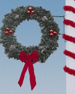 4' Deluxe Garland Wreath Pole Mount Holiday Light Display