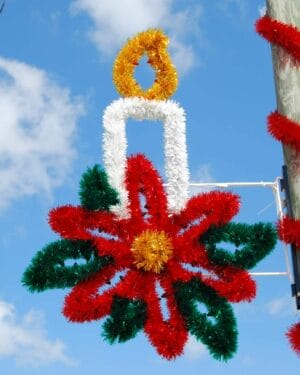 5' Garland Candle In Poinsettia Pole Mount Holiday Light Display