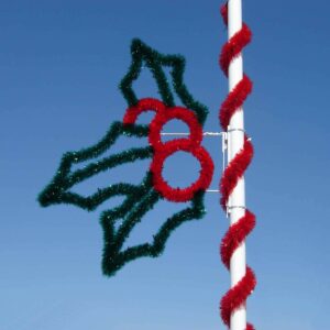 6' Garland Holly With Berries Pole Mount Holiday Light Display
