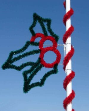 6' Garland Holly With Berries Pole Mount Holiday Light Display