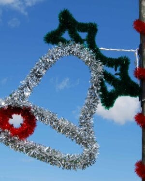 6' Garland Bell With Holly Leaves Pole Mount Holiday Light Display