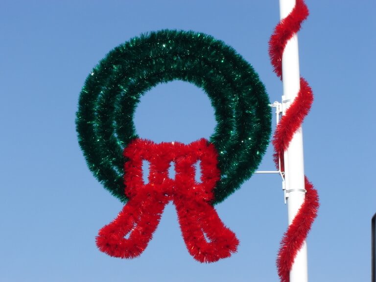 Pole Mounted Christmas Decorations Creative Displays, Inc.