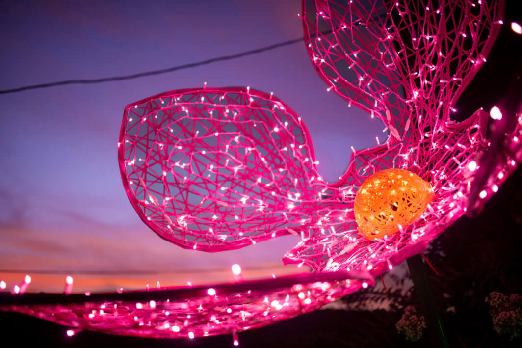 8' Oversized Flowers Dimensional Display