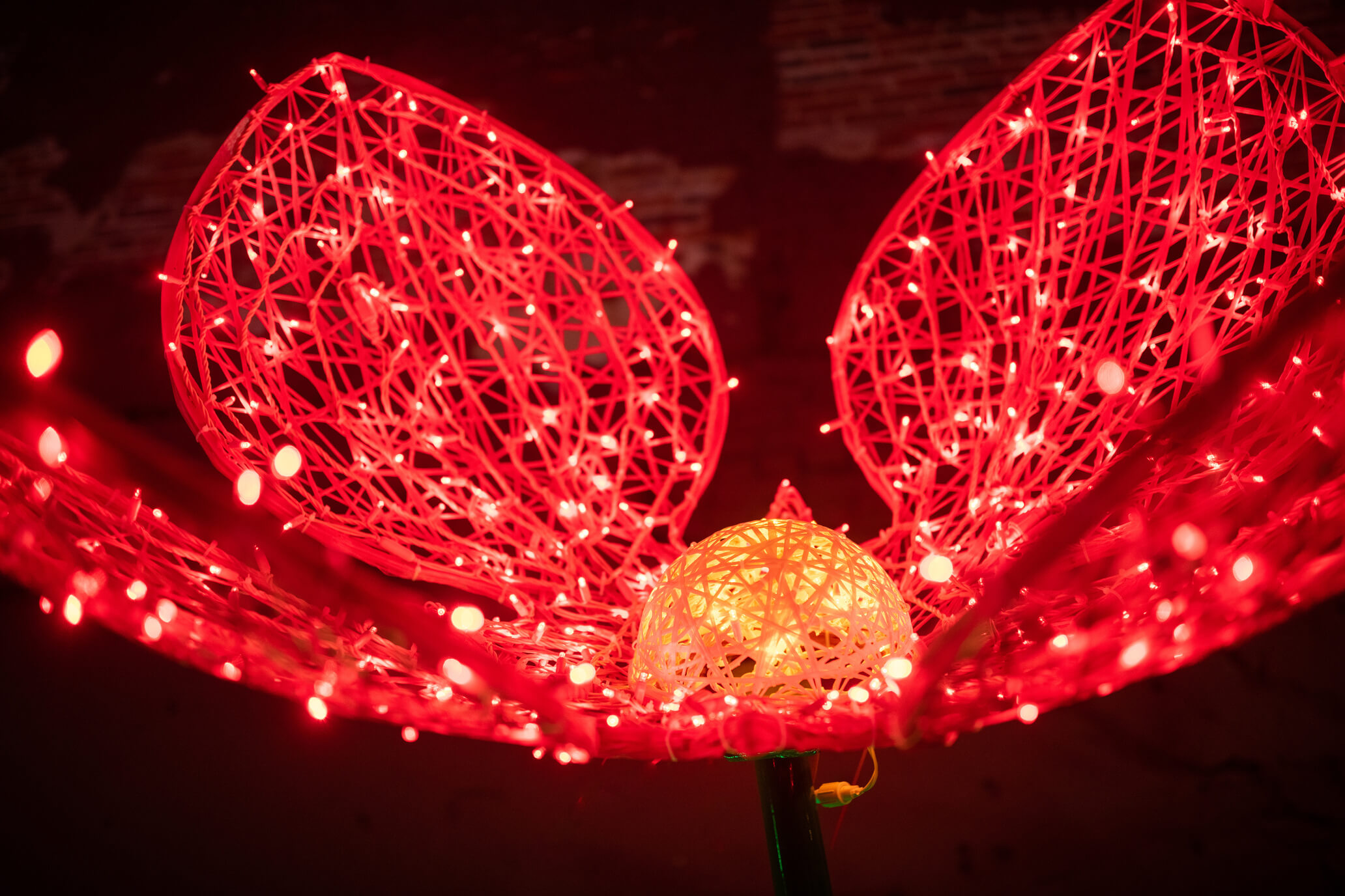 8' Oversized Flowers Dimensional Display