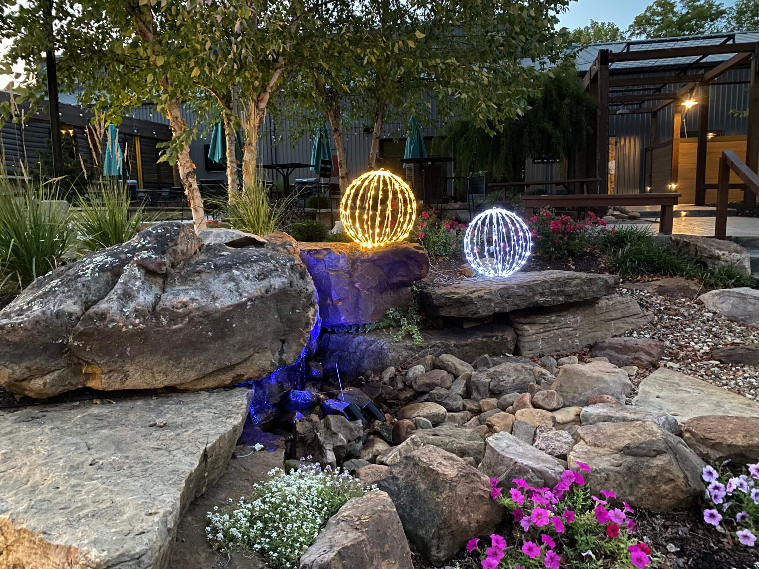 Creative Displays Commercial Holiday Lighting Supplies & Designs