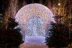 CREATIVE DISPLAYS WALK-IN IGLOO DIMENSIONAL LIGHT DISPLAY