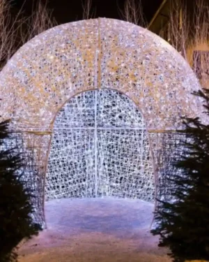 CREATIVE DISPLAYS WALK-IN IGLOO DIMENSIONAL LIGHT DISPLAY
